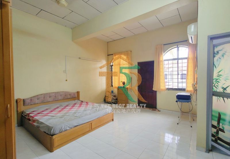 Double Storey Terrace Hot Area- Jalan Junid Muar 