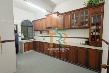 Double Storey Terrace Hot Area- Jalan Junid Muar 