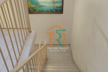 Double Storey Terrace Hot Area- Jalan Junid Muar 