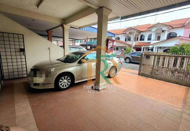 Double Storey Terrace Hot Area- Jalan Junid Muar 