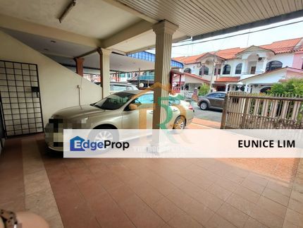 Double Storey Terrace Hot Area- Jalan Junid Muar , Johor, Muar