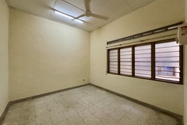 Prime Location Single Storey Semi-D Muar Town Area For Sale