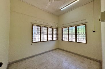 Prime Location Single Storey Semi-D Muar Town Area For Sale