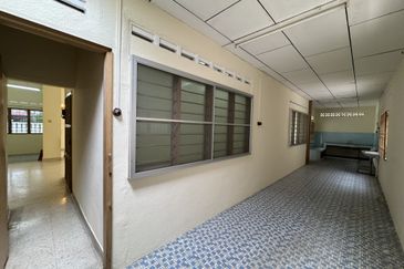 Prime Location Single Storey Semi-D Muar Town Area For Sale