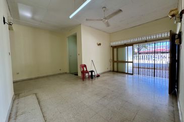 Prime Location Single Storey Semi-D Muar Town Area For Sale