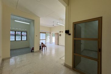 Prime Location Single Storey Semi-D Muar Town Area For Sale