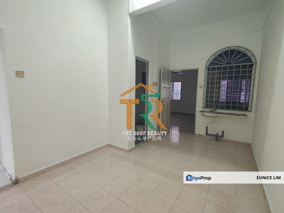 Prime Location Coner Lot Double Storey Terrace Muar For Sale, Johor, Muar