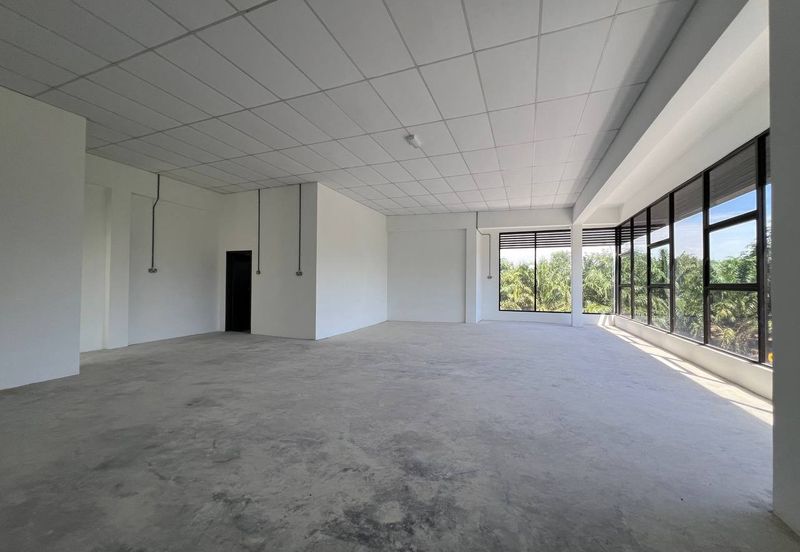 Detached Factory / Warehouse With ccc Parit Bakar Muar For Rent