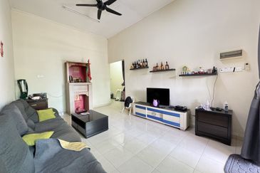 Single Storey Terrace Parit Bakar For Sale