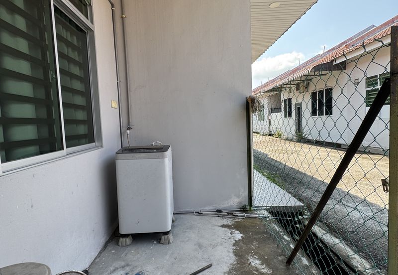 Single Storey Terrace Parit Bakar For Sale