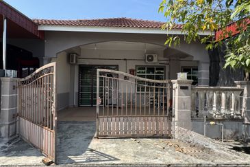 Single Storey Terrace Parit Bakar For Sale