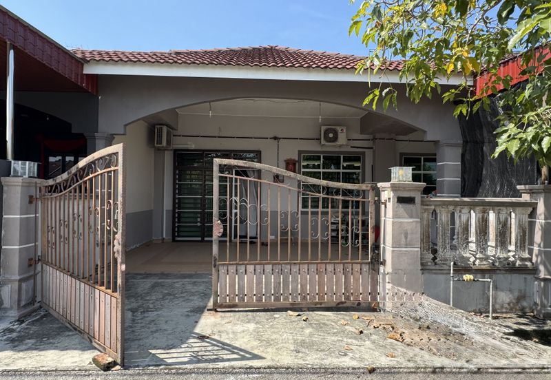 Single Storey Terrace Parit Bakar For Sale