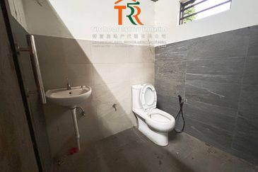 Factory/ Warehouse Sungai Abong Muar For Rent