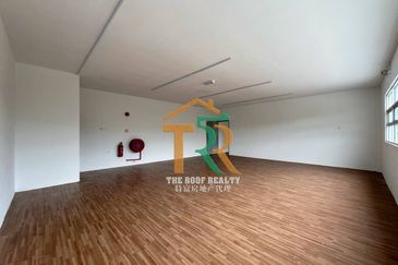 Detached Factory Corner Lot Muar For Rent