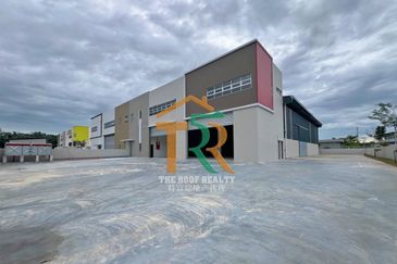 Detached Factory Corner Lot Muar For Rent