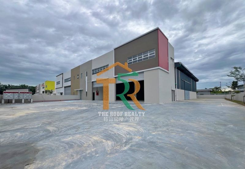 Detached Factory Corner Lot Muar For Rent