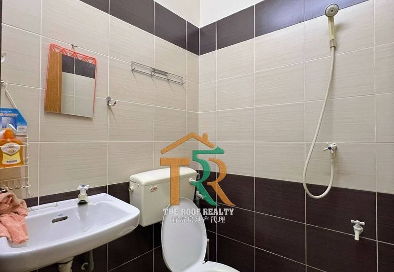 Partially Furnished Single Storey Terrace Parit Bakar For Rent