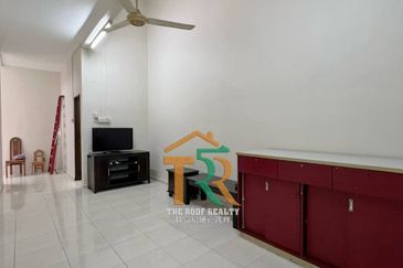 Partially Furnished Single Storey Terrace Parit Bakar For Rent