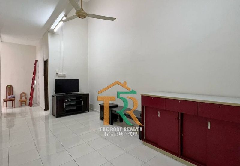 Partially Furnished Single Storey Terrace Parit Bakar For Rent