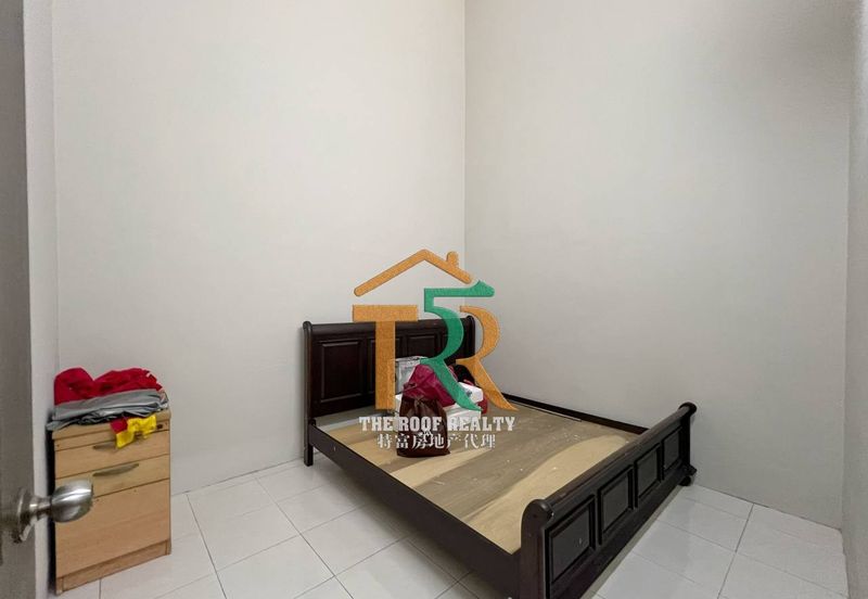 Partially Furnished Single Storey Terrace Parit Bakar For Rent
