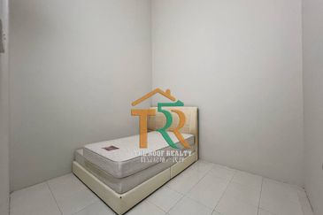 Partially Furnished Single Storey Terrace Parit Bakar For Rent