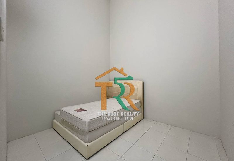 Partially Furnished Single Storey Terrace Parit Bakar For Rent