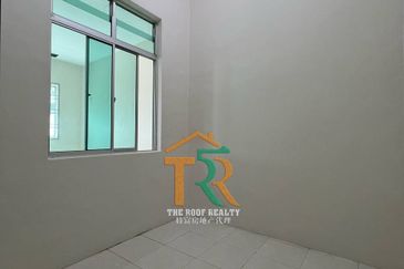 Partially Furnished Single Storey Terrace Parit Bakar For Rent