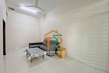 Partially Furnished Single Storey Terrace Parit Bakar For Rent