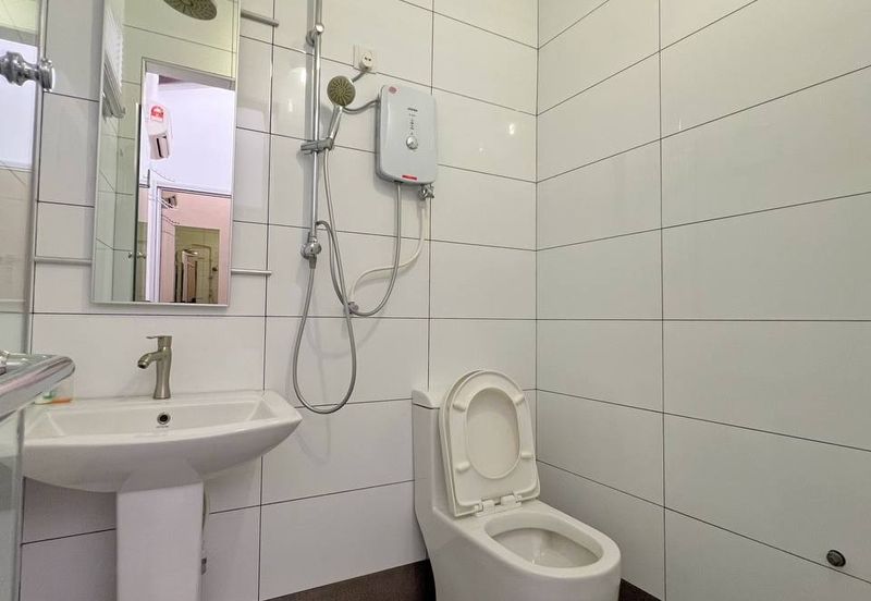 Unique Resort Concept Semi-D with Loft Taman Arosa Muar For Sale