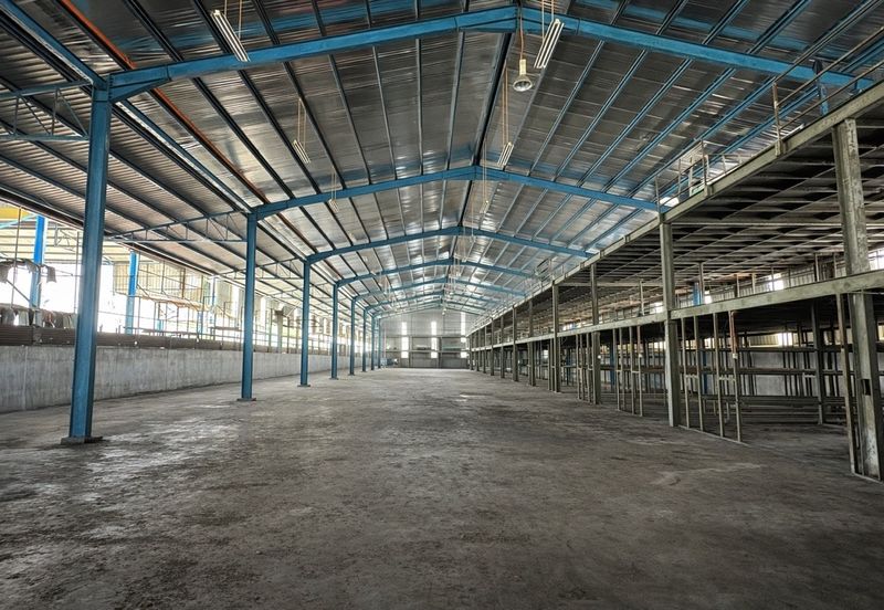 Warehouse/ Detached Factory Muar For Rent