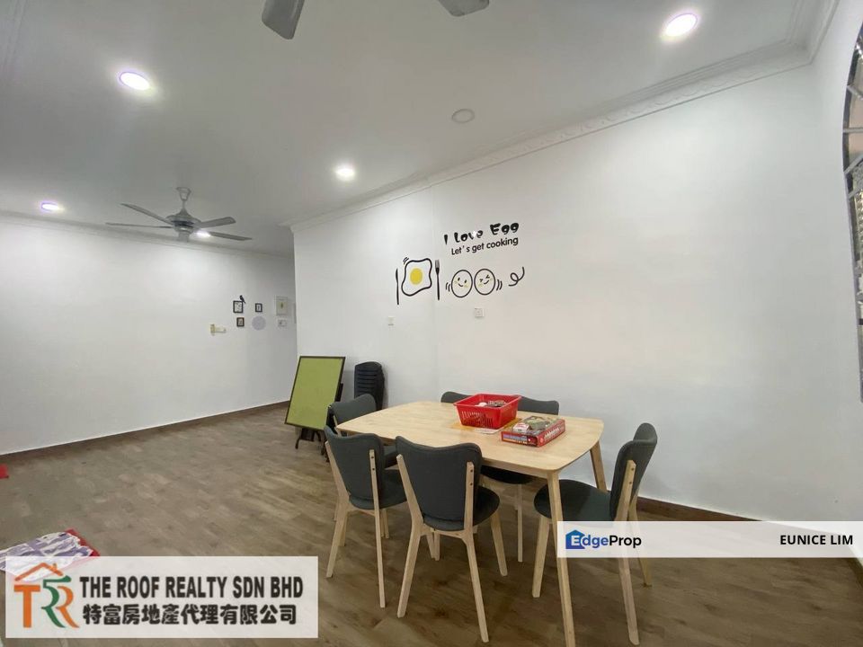 3 Storey Semi-D For Sale, Jalan Junid, Muar, Johor, Muar