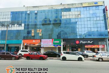 3 Storey Shoplot (1st Floor) For Rent, Facing Jalan Ali, Muar