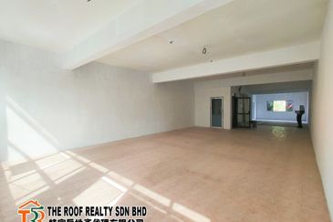 3 Storey Shoplot (1st Floor) For Rent, Facing Jalan Ali, Muar