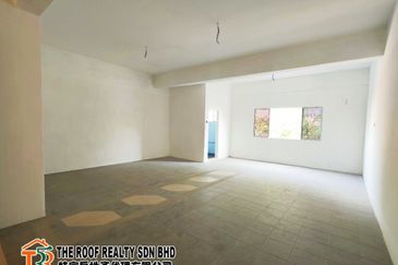 3 Storey Shoplot (1st Floor) For Rent, Facing Jalan Ali, Muar