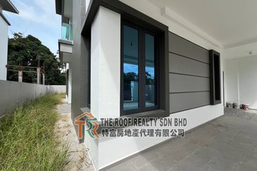 Prime Location Double Storey Semi-D For Sale, Sungai Abong, Muar 