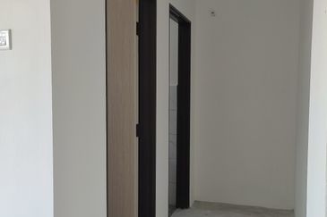 3 Storey Shop Office(Ground Floor) Opposite Bank of China Muar For Rent, Jalan Bakri