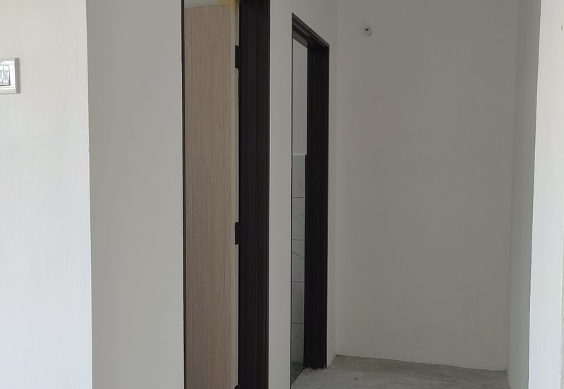 3 Storey Shop Office(Ground Floor) Opposite Bank of China Muar For Rent, Jalan Bakri