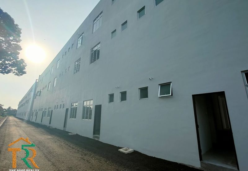 3 Storey Shop Office(Ground Floor) Opposite Bank of China Muar For Rent, Jalan Bakri