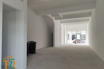 3 Storey Shop Office(Ground Floor) Opposite Bank of China Muar For Rent, Jalan Bakri