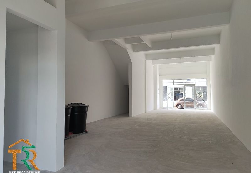 3 Storey Shop Office(Ground Floor) Opposite Bank of China Muar For Rent, Jalan Bakri