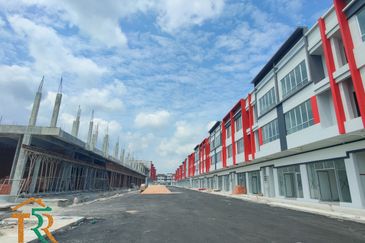 3 Storey Shop Office(Ground Floor) Opposite Bank of China Muar For Rent, Jalan Bakri