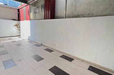 Prime Location Double Storey Semi-D Sungai Abong For Sale