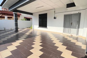 Prime Location Double Storey Semi-D Sungai Abong For Sale