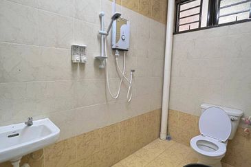 Prime Location Double Storey Semi-D Sungai Abong For Sale