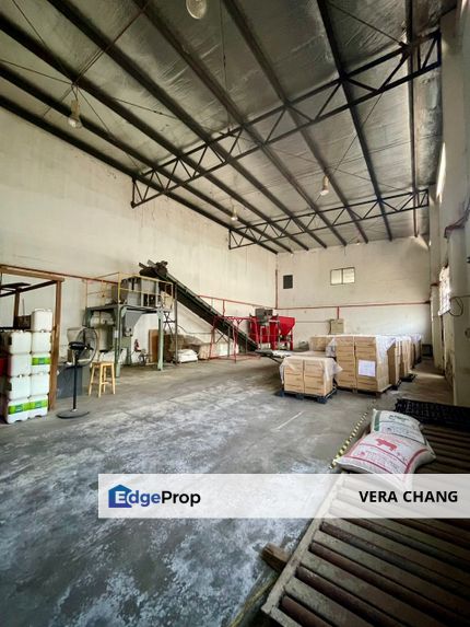 Seri Alam 1.5 Storey Semi D Detached Factory / Jln Bayu, Masai , Johor, Masai