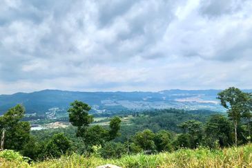 Sungai Lalang, Bukit Semenyih - Scenic High Hill Agri Land with Nice View - 9.16 Acres Freehold