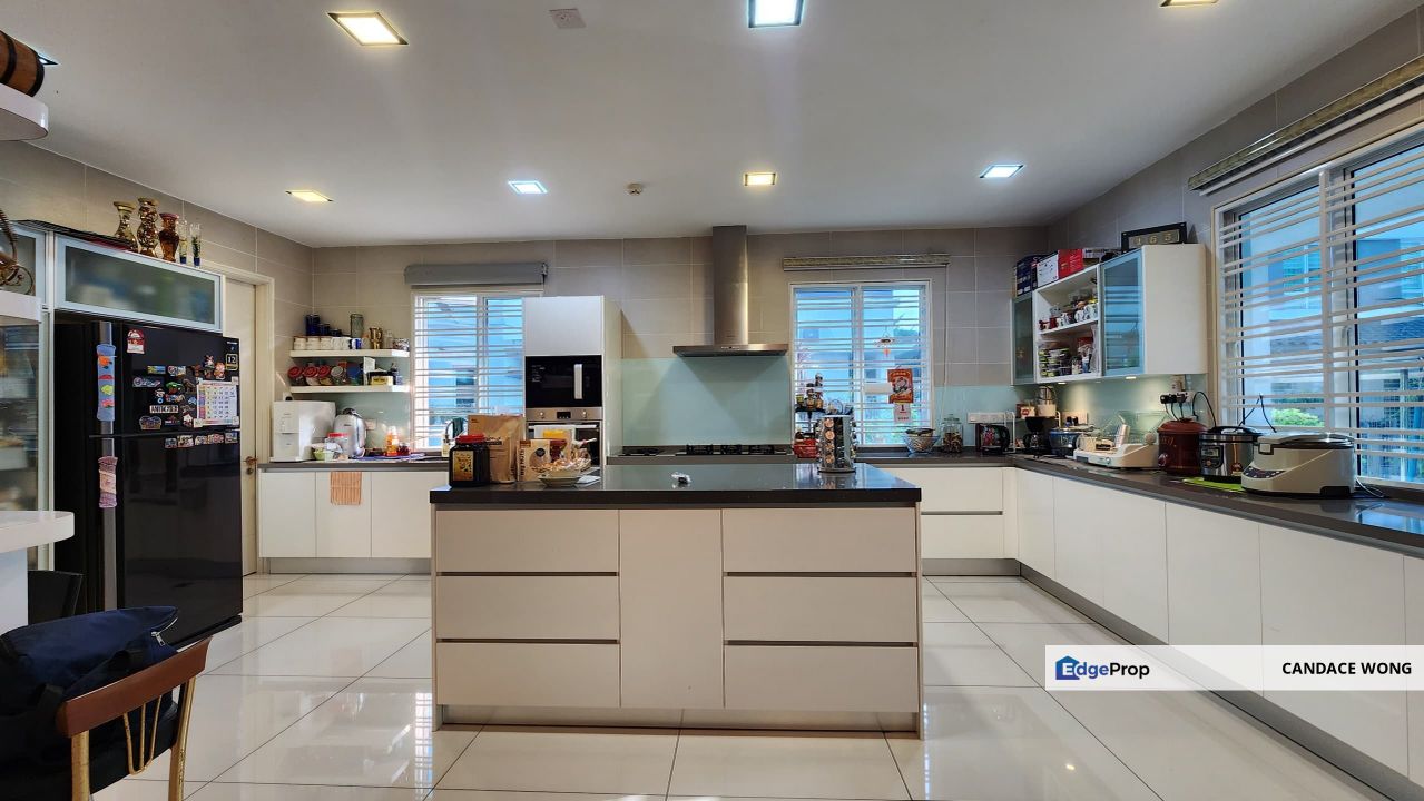 Move-In Ready Designer Home with Garden & Balcony Retreat!, Selangor, Kajang