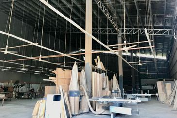 Detached Factory @ Semenyih - 200A In Use & 400A Approved for Expansion