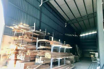 Detached Factory @ Semenyih - 200A In Use & 400A Approved for Expansion