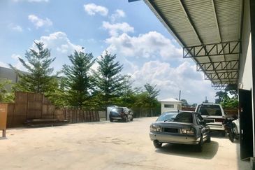 Detached Factory @ Semenyih - 200A In Use & 400A Approved for Expansion